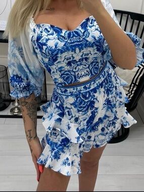 Blue Floral Puff-Sleeve Crop Top
